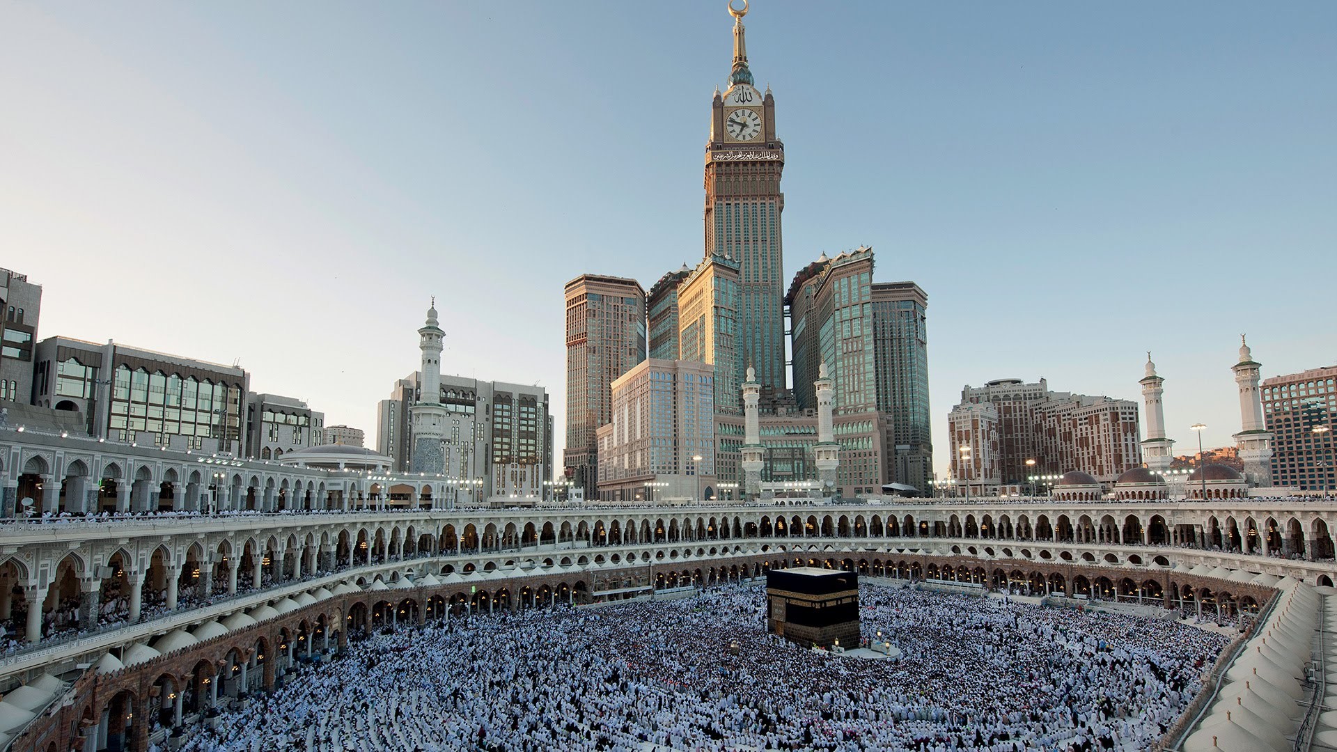 Masjid al-Haram mosque in Makkah surrounding the Kaaba